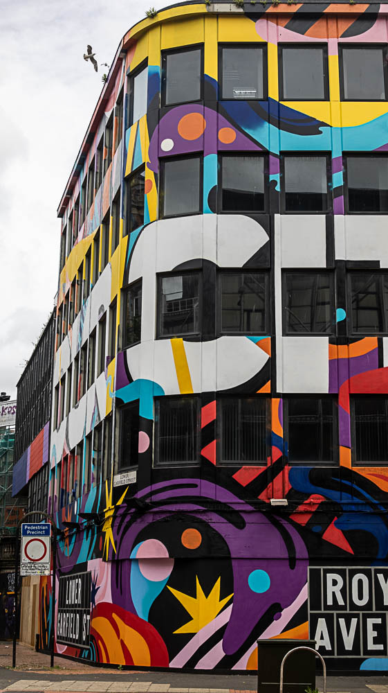 Belfast_2025-colorful building