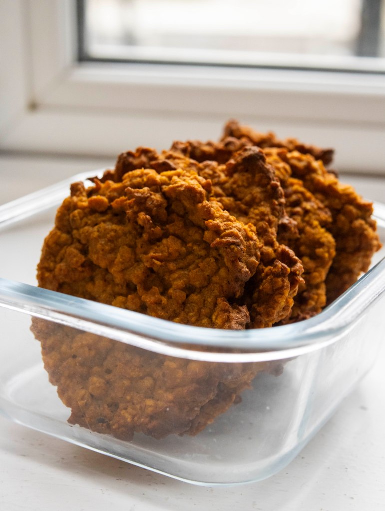 Cookies in a glass bowl